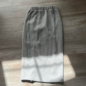 grey knit skirt. Brand: AMT size: M